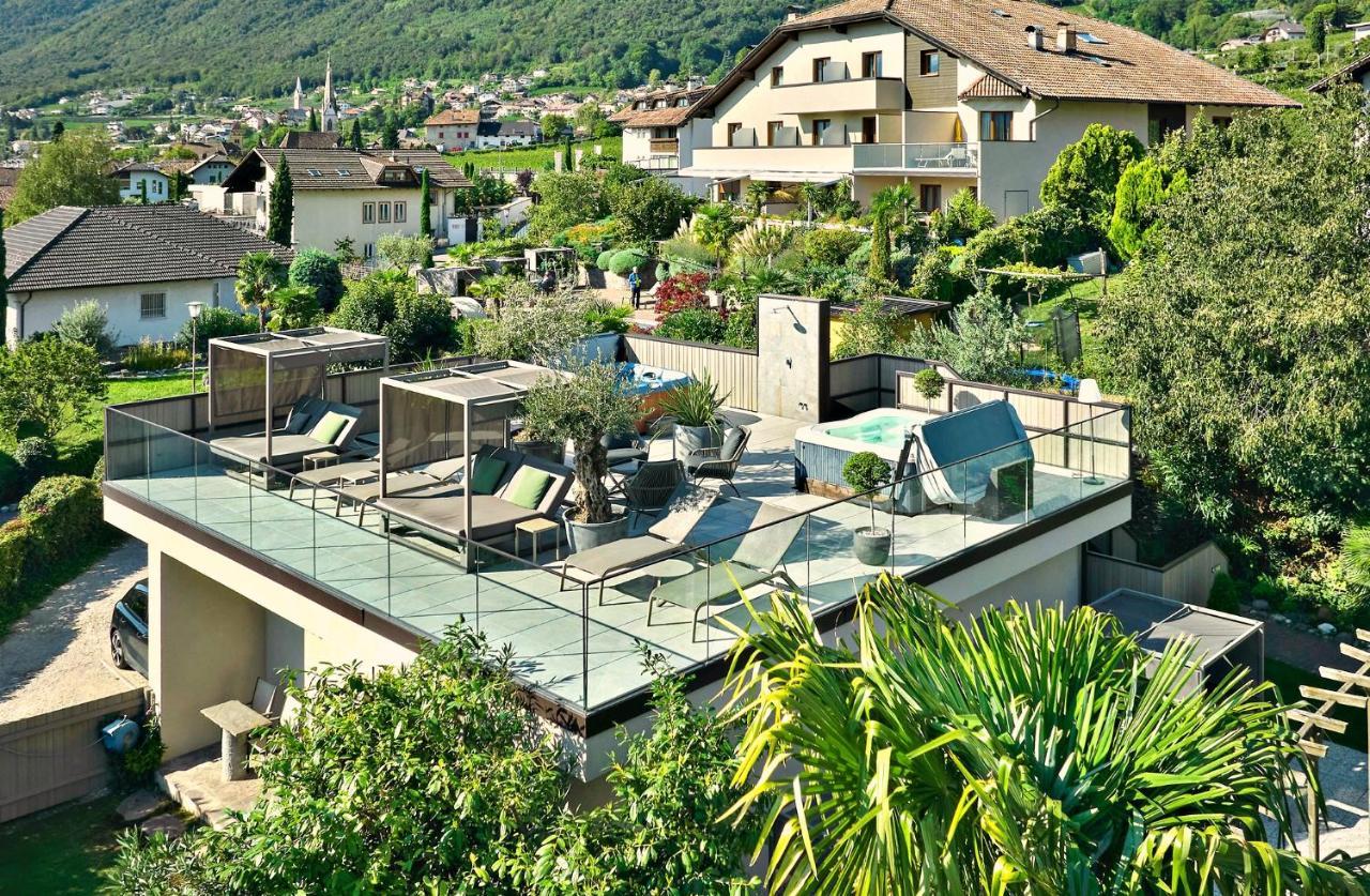 Das Panorama Designhotel Caldaro Exterior photo