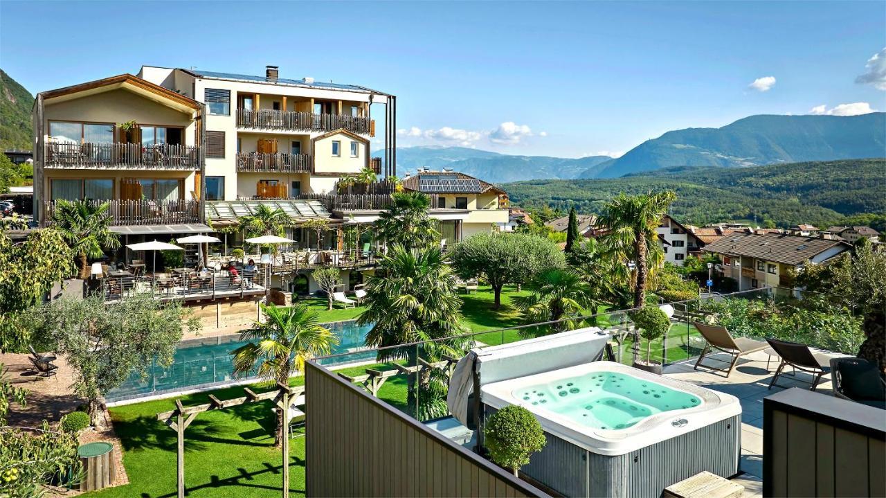 Das Panorama Designhotel Caldaro Exterior photo