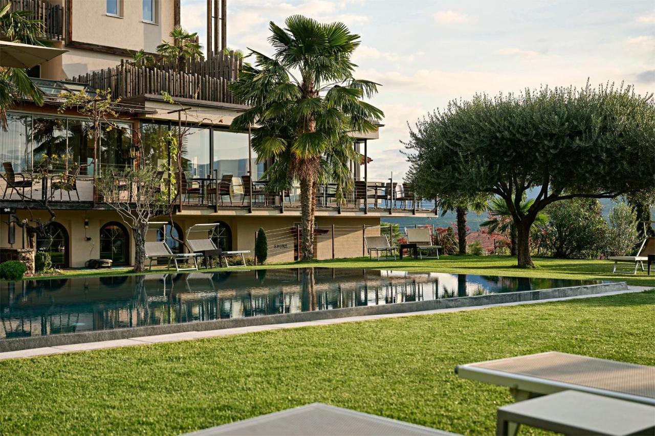 Das Panorama Designhotel Caldaro Exterior photo