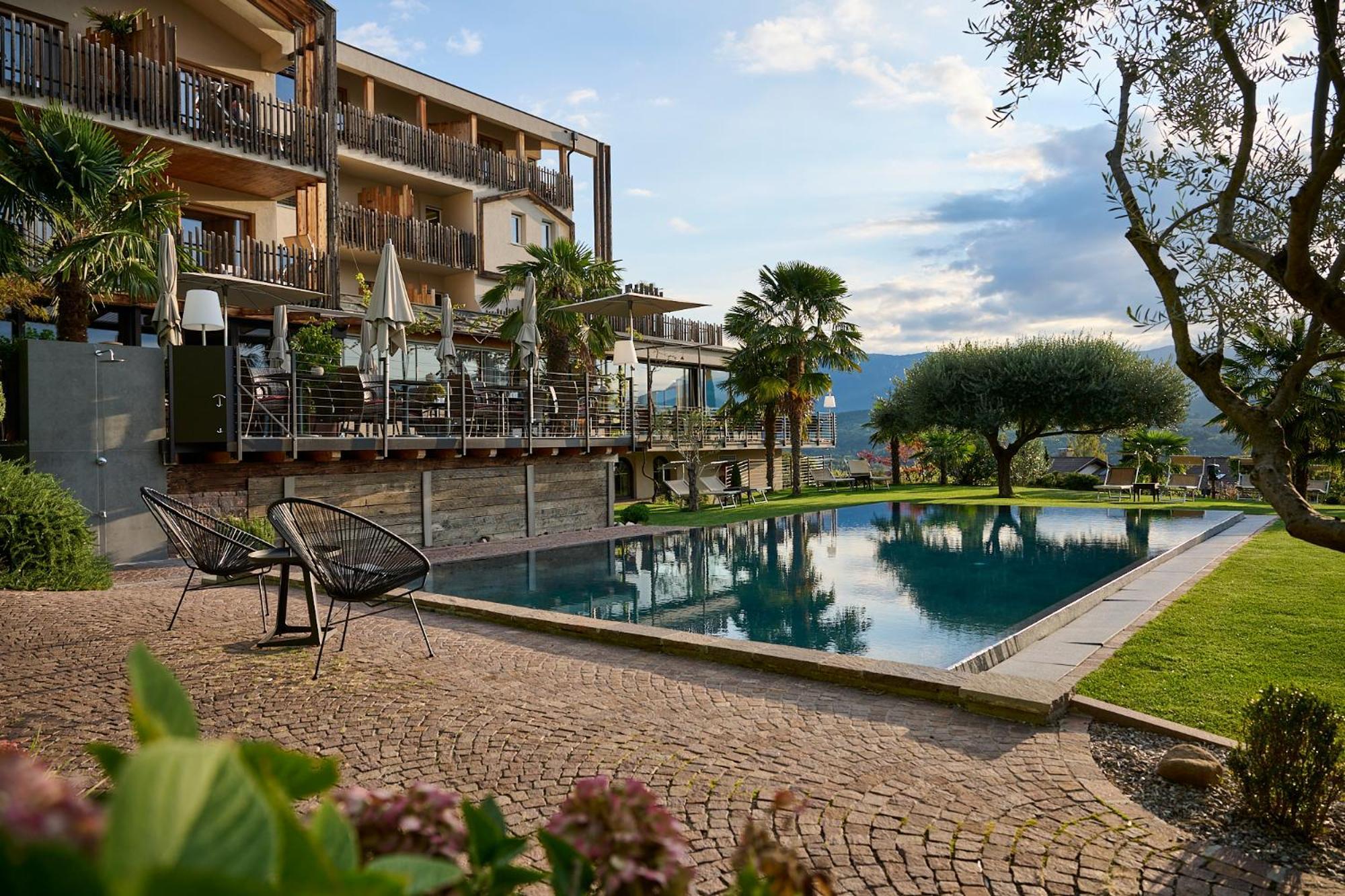 Das Panorama Designhotel Caldaro Exterior photo