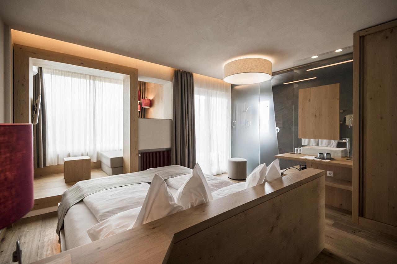 Das Panorama Designhotel Caldaro Exterior photo